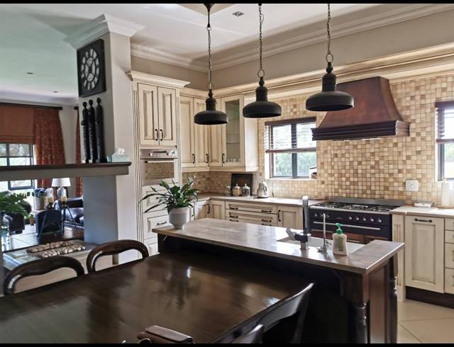 4 BEDROOM GATED ESTATE FOR SALE IN SABLE HILLS
